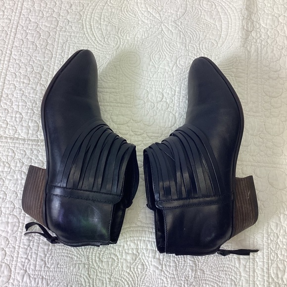 Clarks Artisan Spye Celeste Black Leather Bootie Women’s Size 8.5 Like new - Picture 10 of 12